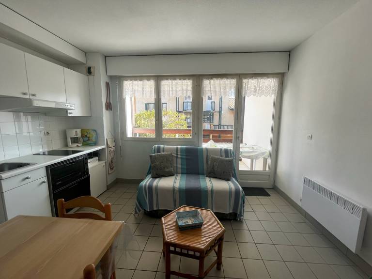 Cozy apartment for 6 near dunes, Biscarrosse Beach in Biscarrosse