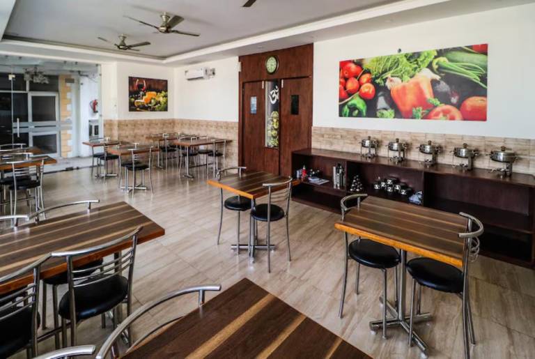 Goroomgo Motel Maurya Chandigarh — photo 4
