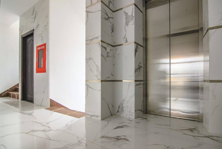 Family-oriented serviced apartment with patio & jacuzzi | Perfect for remote work | Pets are welcome — photo 4