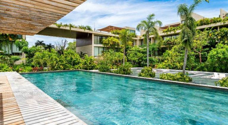 Holiday apartment with yard, hot tub & patio in Tulum