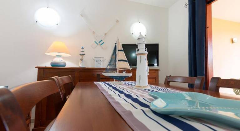 Apartment with 2 rooms for 6 persons — photo 3