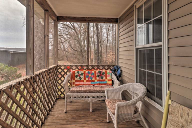 Cozy Rixeyville Cottage w/ Deck, Grill, & Stabling — photo 2