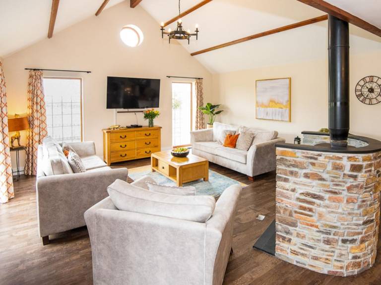 Fully equipped pleasant cottage with yard, jacuzzi & BBQ | Pets allowed in Bideford
