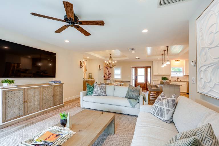 Fenced Yard, 4 Mi to Stuart Beach: Family Retreat! — photo 4
