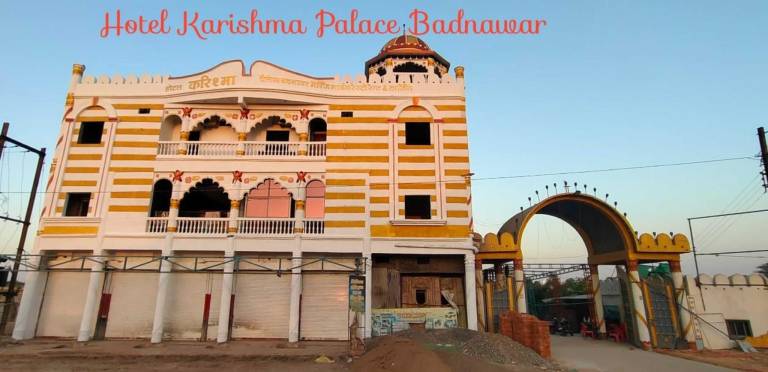 Castle with terrace | Pets allowed in Indore