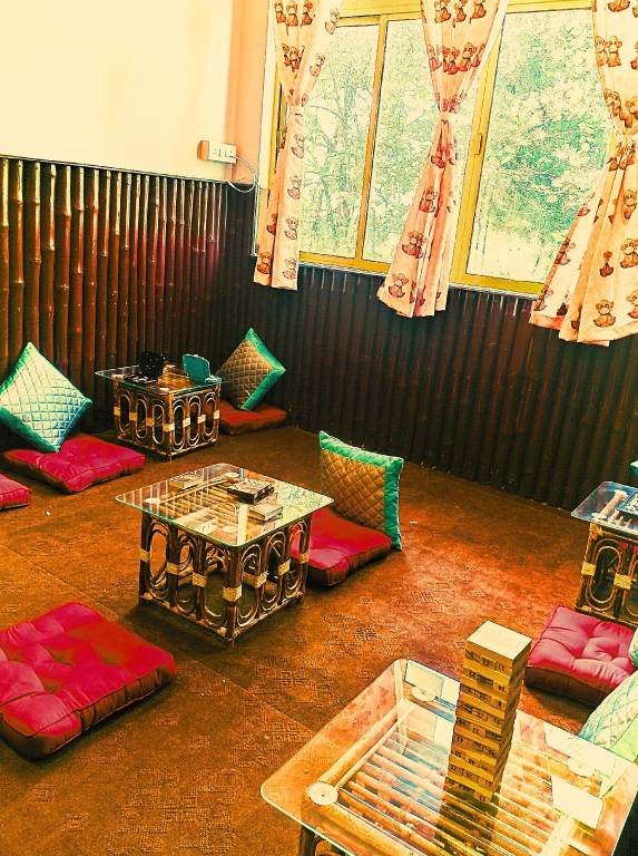 Hidden Monkey Backpackers, Darjeeling, Batasia — photo 4