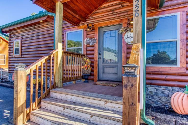 Cabin with private pool & patio — photo 2