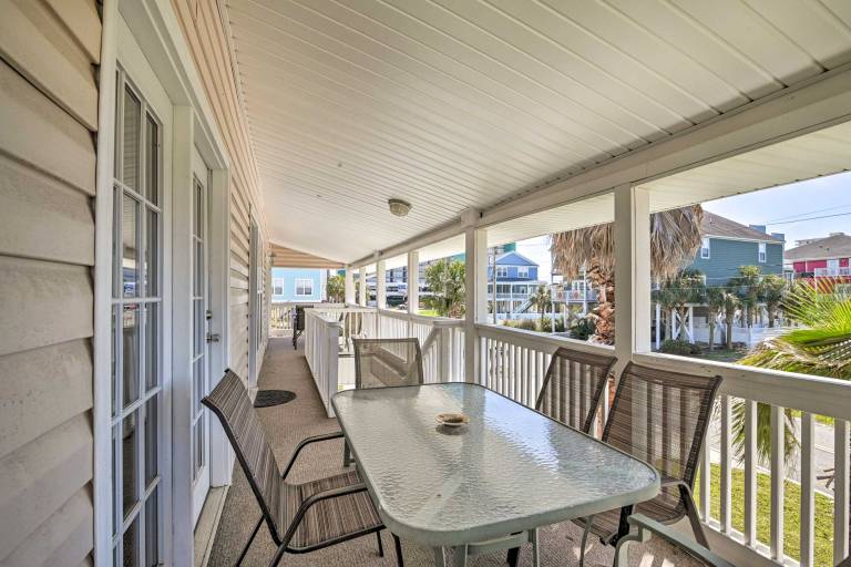 Murrells Inlet Upstairs Unit: 1 Block to Beach! — photo 2