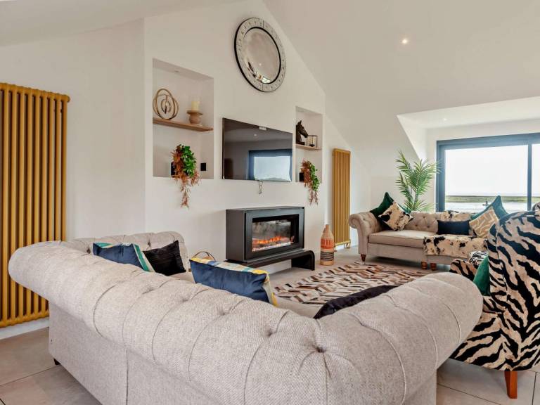 Fully equipped cottage with hot tub, garden & barbecue | Water view | Next to the beach | Pet-friendly — photo 4