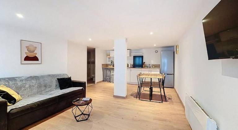 Holiday apartment with 2 rooms for 6 persons — photo 2
