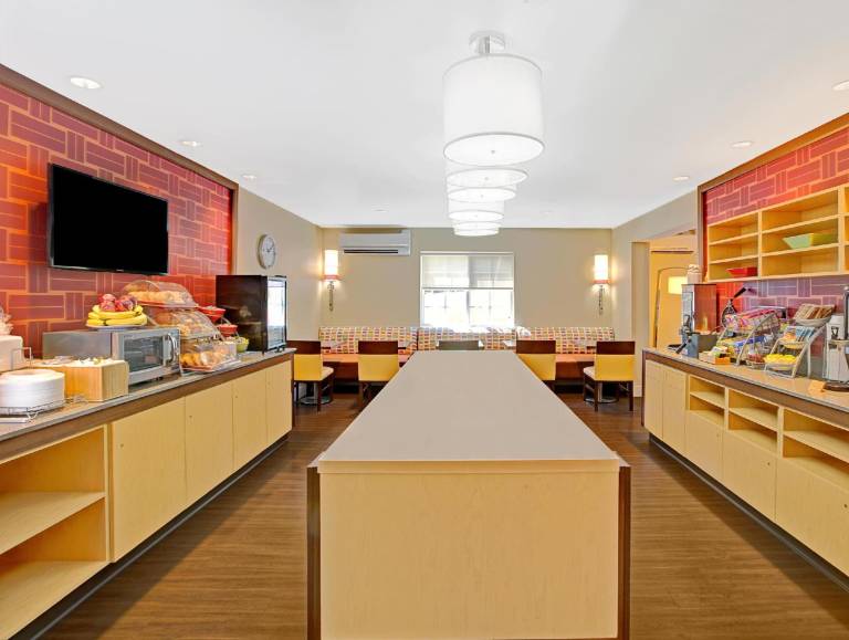 MainStay Suites Greensboro — photo 4