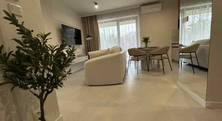 Apartment with patio & garden — photo 3