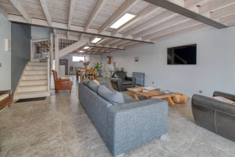 Family-friendly ample house with garden, pool & fast internet | Garden view | Suitable for remote work | Pets allowed — photo 4