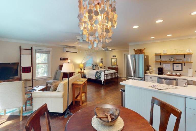 Steps to Riverfront: Dtwn Bluffton Studio! — photo 5