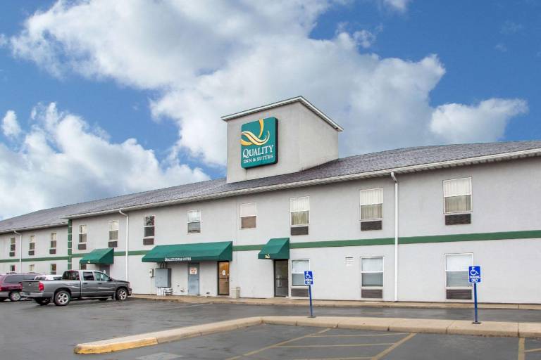 Quality Inn & Suites South Obetz