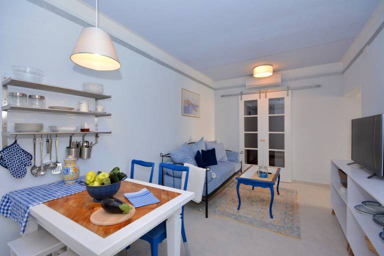 Rental apartment with terrace & barbecue | Sea view — photo 4