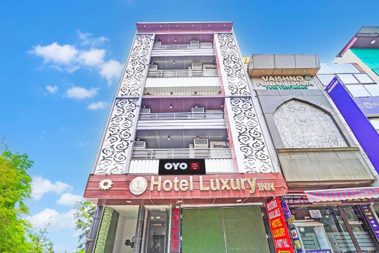 Super Hotel O Luxury Inn