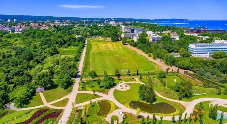 Rental apartment with barbeque, yard & patio in Sopot