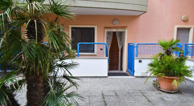 Holiday apartment with 2 rooms for 6 persons — photo 5