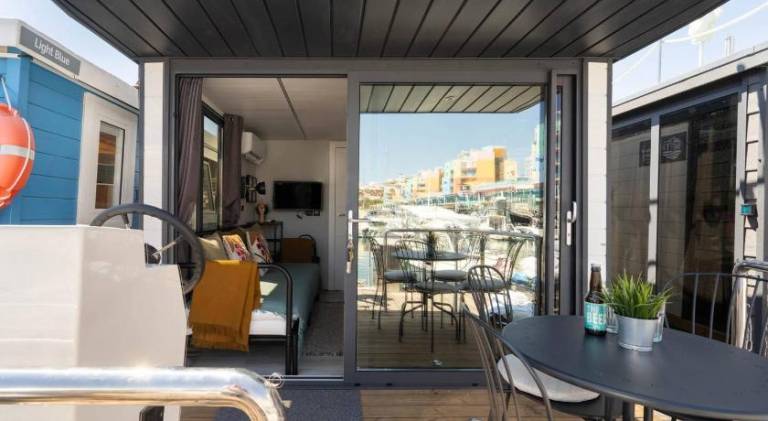 Boat with terrace & barbecue — photo 5