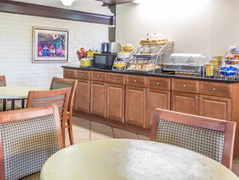 Econo Lodge Richmond-North Chesterfield — photo 3