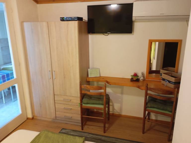 Rental apartment with BBQ & terrace | Sea view — photo 4