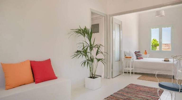 Villa with barbeque, private pool & terrace | Pets allowed — photo 2