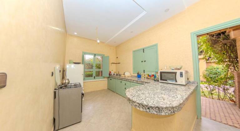 Villa with pool — photo 5