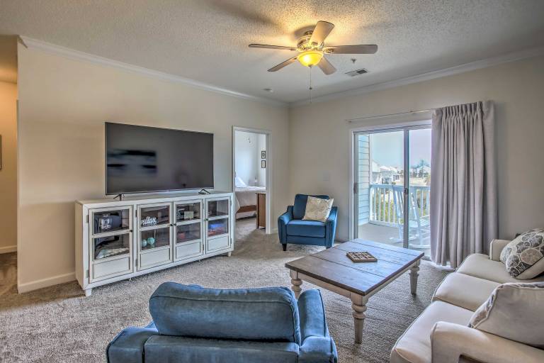 7 Mi to Myrtle Beach Boardwalk Condo w Balcony