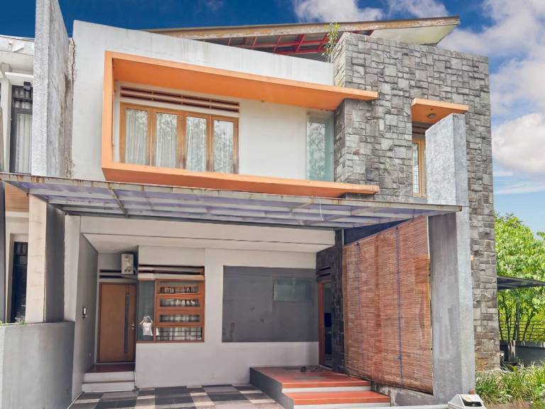 Large Villa 3BR Dago Bandung by 2ndHome in Bandung