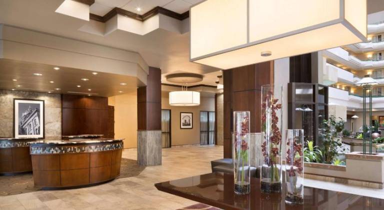 Embassy Suites by Hilton Des Moines Downtown — photo 3