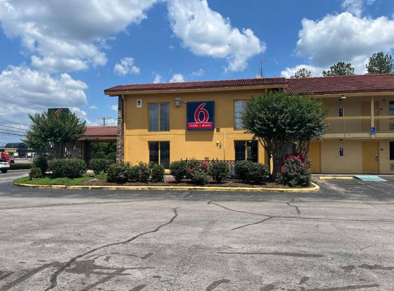 Studio 6 Extended Stay - Huntsville, AL University Drive in Huntsville, AL