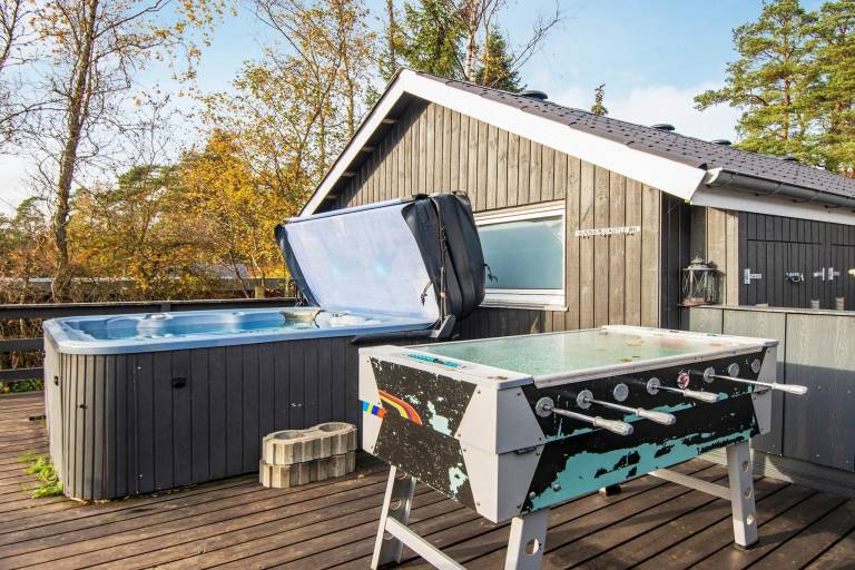 House with terrace, pool & barbeque — photo 3