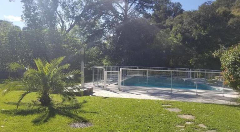 Apartment with pool — photo 4