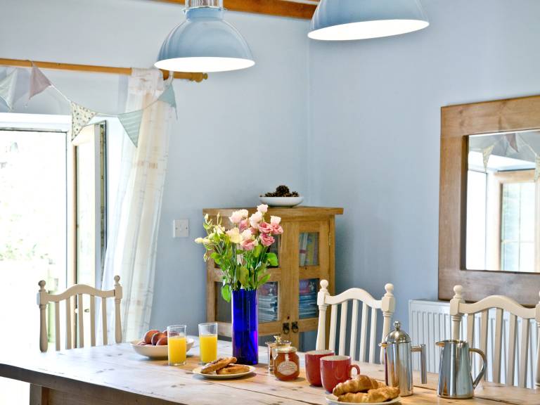 Family-oriented cottage with garden | Pet-friendly — photo 3