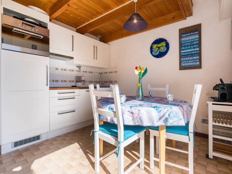 Villa with barbecue & garden — photo 5
