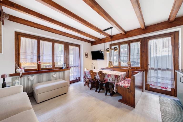 Casetta Del Caregon: Tranquility, woods, and a huge terrace with Pelmo view in Vinigo di Cadore in Belluno