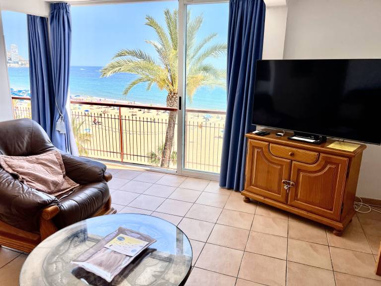 Holiday Apartment "WG1 Benidorm" Near the Beach with Sea View, Balcony, Air Conditioning and Wi-Fi — photo 5