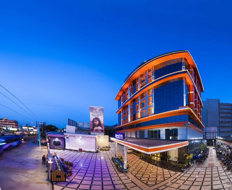 Hotel Benzz Park Vellore