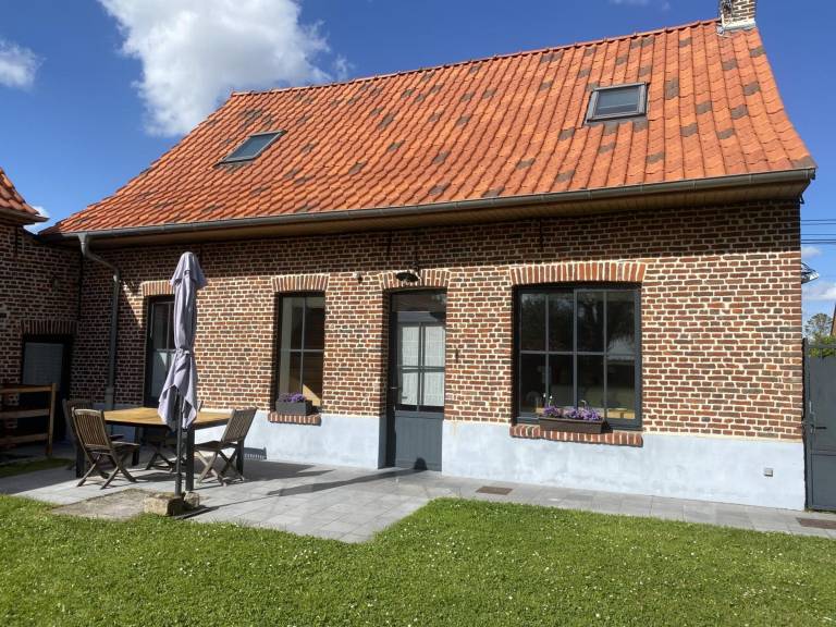 Cottage with garden & barbecue — photo 2
