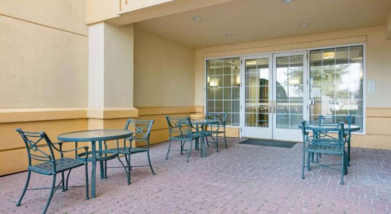 La Quinta Inn & Suites by Wyndham DFW Airport South / Irving — photo 5