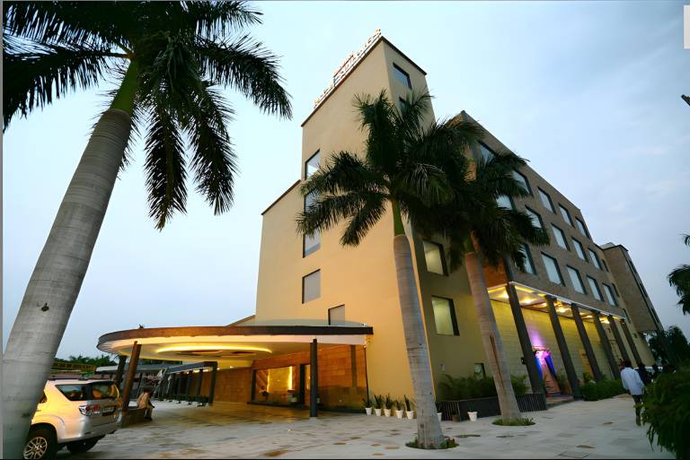 Hotel Kanha s Palm Springs Bhopal