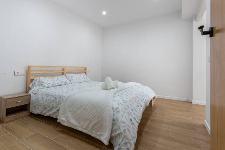 Sunny Apartment, 3 Bedrooms, Breakfast Included (Thu, Fri, Sat, Sun) — photo 5