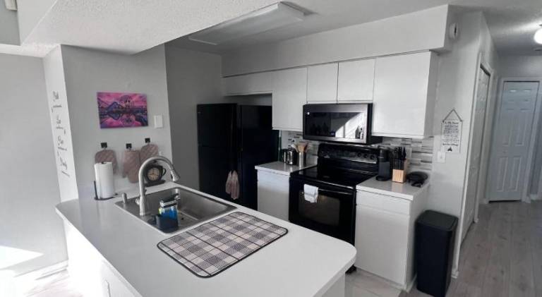 Rental apartment with hot tub & pool — photo 4