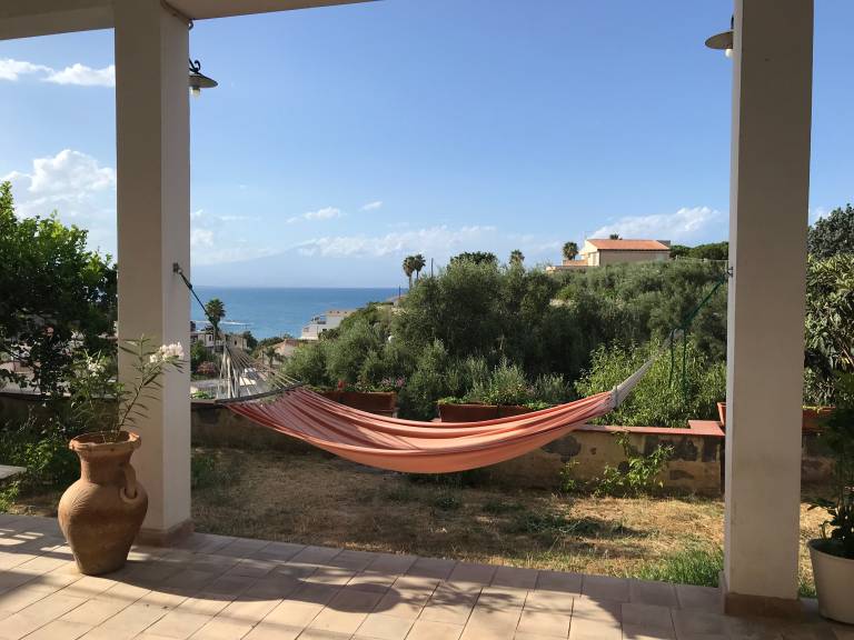 Charming house with terrace, fast internet & yard | Sea view | Close to the beach | Pets allowed — photo 4