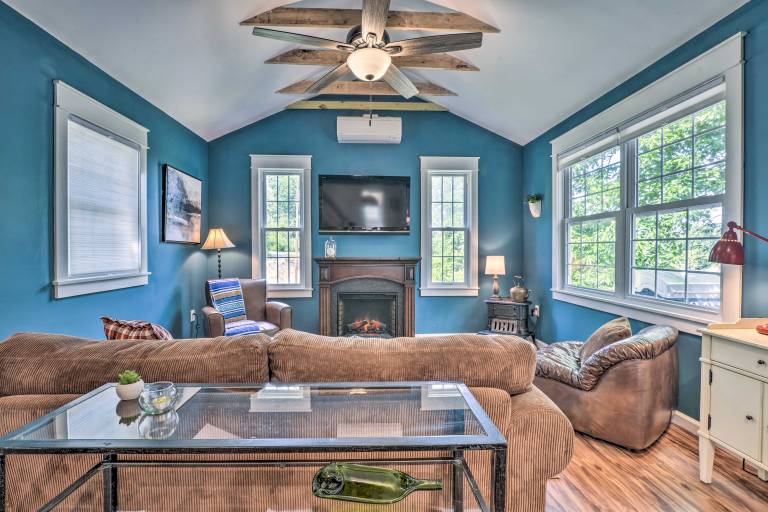 Peaceful Virginia Cabin - Fish, Tube, Boat, Etc! — photo 3