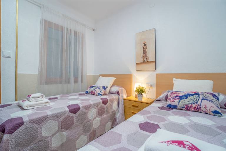 Rental apartment with terrace & yard — photo 4