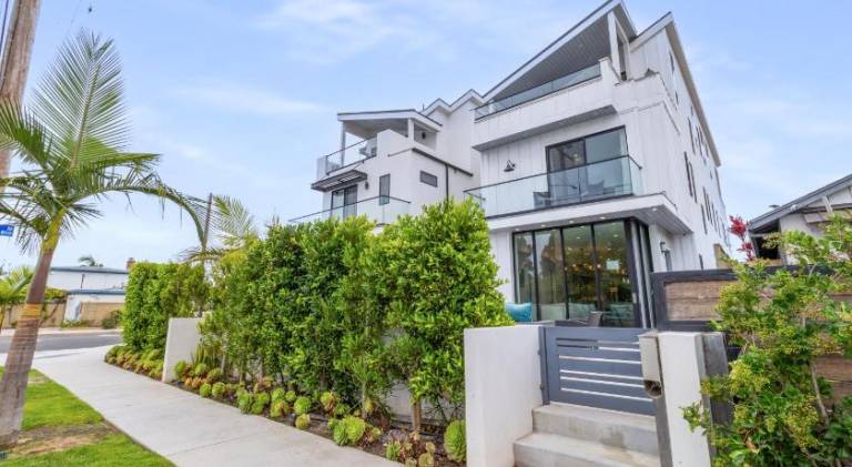 Vacation home with patio | Suitable for remote work in Fountain Valley, CA