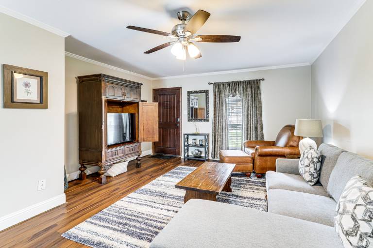 Pool Access Energy Corridor Townhome in Houston