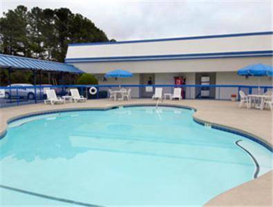 Howard Johnson by Wyndham Commerce GA — photo 4